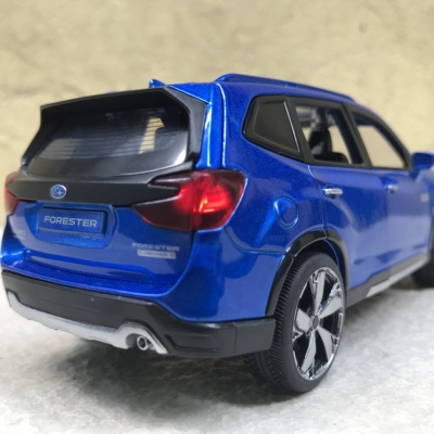 Mô hình xe SUBARU Forester 2024 tỷ lệ 1:32
