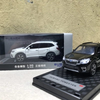 Mô hình xe SUBARU Forester 2024 tỷ lệ 1:32