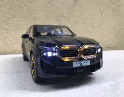 ​Mô hình xe SUV BMW XM 2024 tỷ lệ 1:24