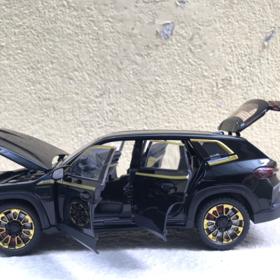 Mô hình xe SUV BMW XM 2024 tỷ lệ 1:24