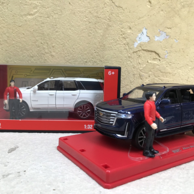 Mô hình xe SUV Cadillac Escalade 2023 tỷ lệ 1:32