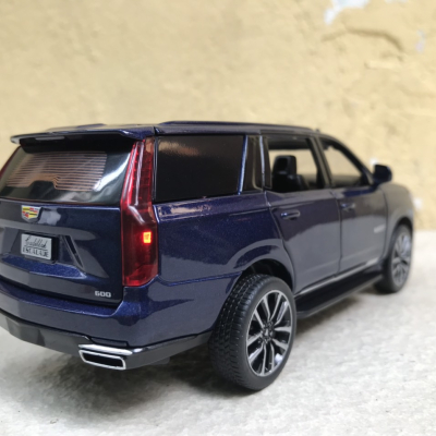 Mô hình xe SUV Cadillac Escalade 2023 tỷ lệ 1:32