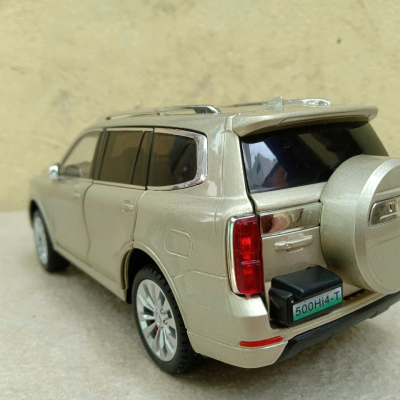 ​Mô hình xe SUV Tank 500 Hi4-T tỷ lệ 1:24