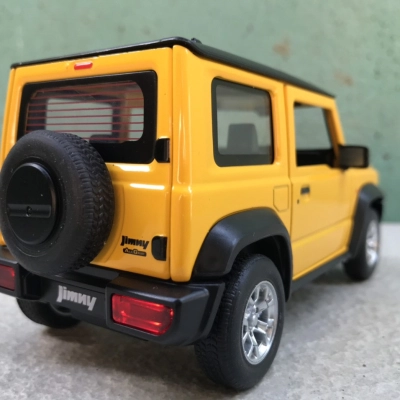 Mô hình xe Suzuki Jimny 3 của 2024 tỷ lệ 1:24