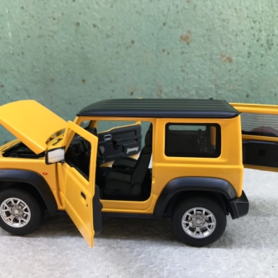Mô hình xe Suzuki Jimny 3 của 2024 tỷ lệ 1:24