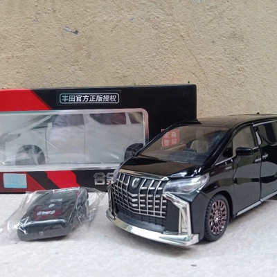 ​Mô hình xe Toyota Alphard Hybrid E-Four có Remote tỷ lệ 1:24 