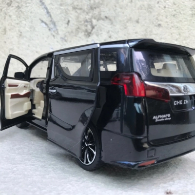 ​Mô hình xe Toyota Alphard Hybrid E-Four có Remote tỷ lệ 1:24 
