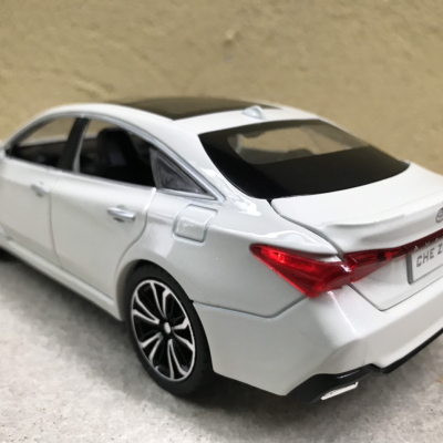 Mô hình xe TOYOTA AVALON 2022 tỷ lệ 1:24