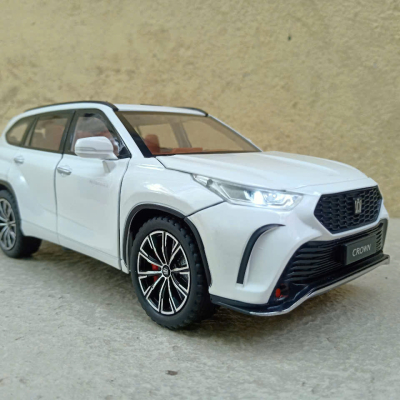 Mô hình xe TOYOTA Crown Kluger Hybrid 2022 tỷ lệ 1:24