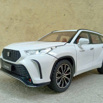 Mô hình xe TOYOTA Crown Kluger Hybrid 2022 tỷ lệ 1:24