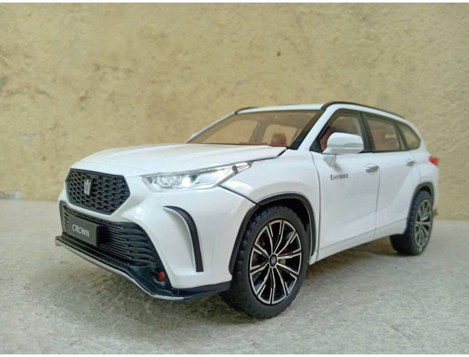 Mô hình xe TOYOTA Crown Kluger Hybrid 2022 tỷ lệ 1:24 Mô hình xe TOYOTA Crown Kluger Hybrid 2022 tỷ lệ 1:24