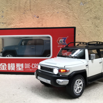 ​Mô hình xe TOYOTA FJ Cruiser tỷ lệ  1:24