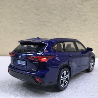 Mô hình xe Toyota highlander 2024 tỷ lệ 1:32