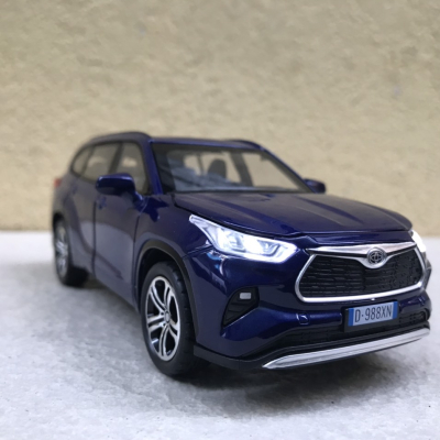 Mô hình xe Toyota highlander 2024 tỷ lệ 1:32