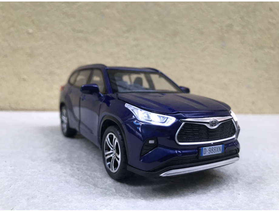Mô hình xe Toyota highlander 2024 tỷ lệ 1:32 Mô hình xe Toyota highlander 2024 tỷ lệ 1:32