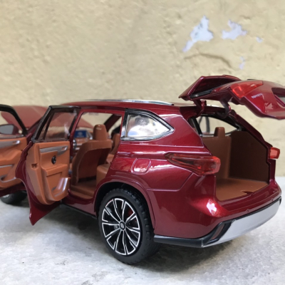 Mô hình xe TOYOTA Highlander Hybrid 2023 tỷ lệ 1:24