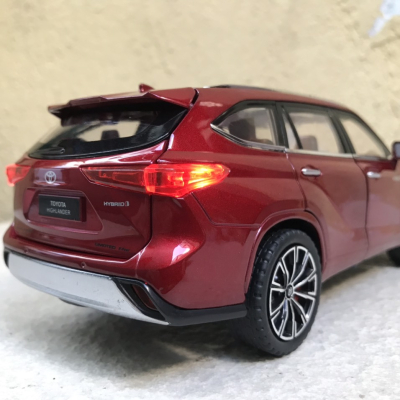 Mô hình xe TOYOTA Highlander Hybrid 2023 tỷ lệ 1:24
