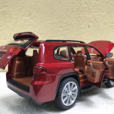Mô hình xe TOYOTA land Cruiser GR 2022  tỷ lệ 1:24