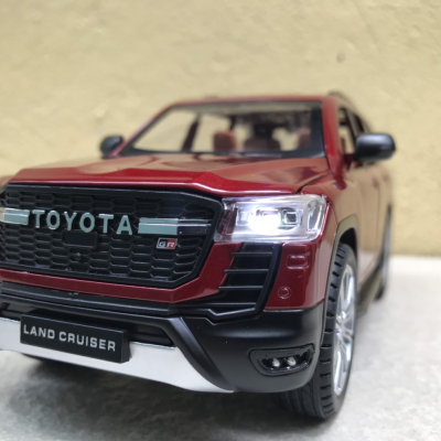 Mô hình xe TOYOTA land Cruiser GR 2022  tỷ lệ 1:24
