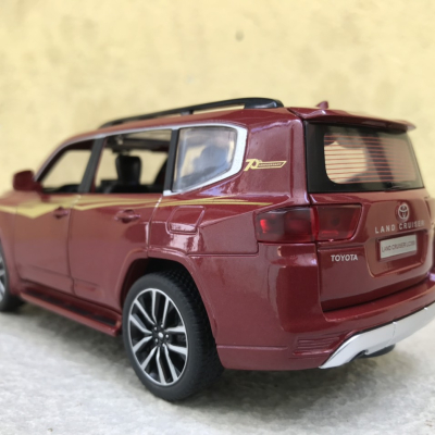 Mô hình xe TOYOTA Land Cruiser LC300 2023  tỷ lệ 1:32