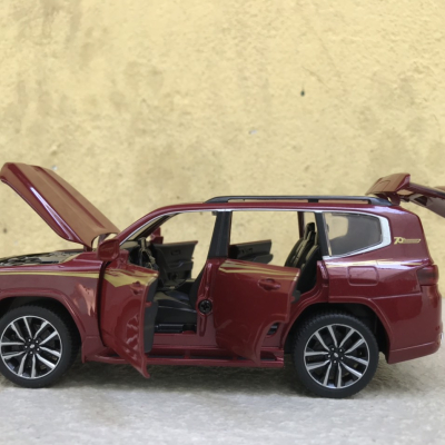 Mô hình xe TOYOTA Land Cruiser LC300 2023  tỷ lệ 1:32