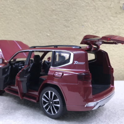 Mô hình xe TOYOTA land Cruiser LC300 2024 tỷ lệ 1:24