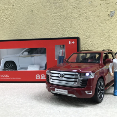 Mô hình xe TOYOTA land Cruiser LC300 2024 tỷ lệ 1:24