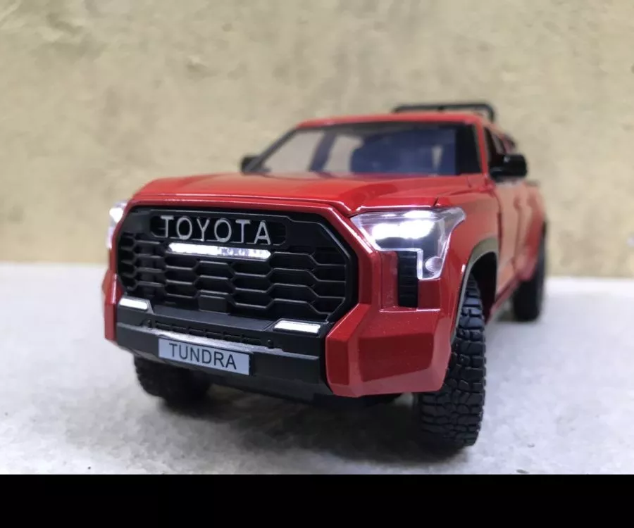 ​Mô hình xe TOYOTA Pickup Tundra 2023 tỷ lệ 1:24