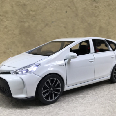 Mô hình xe TOYOTA Prius Alpha Hybrid tỷ lệ 1:32