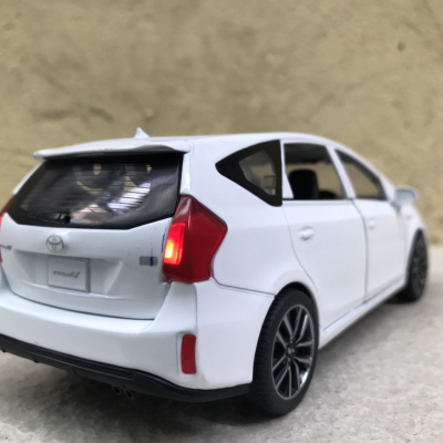 Mô hình xe TOYOTA Prius Alpha Hybrid tỷ lệ 1:32