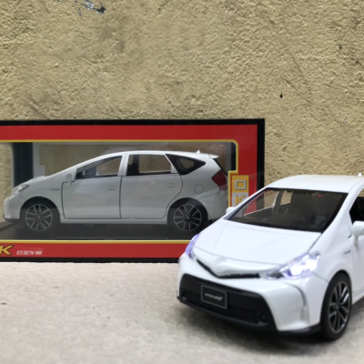 Mô hình xe TOYOTA Prius Alpha Hybrid tỷ lệ 1:32