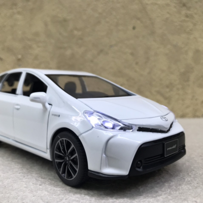Mô hình xe TOYOTA Prius Alpha Hybrid tỷ lệ 1:32