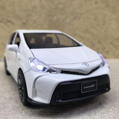 Mô hình xe TOYOTA Prius Alpha Hybrid tỷ lệ 1:32