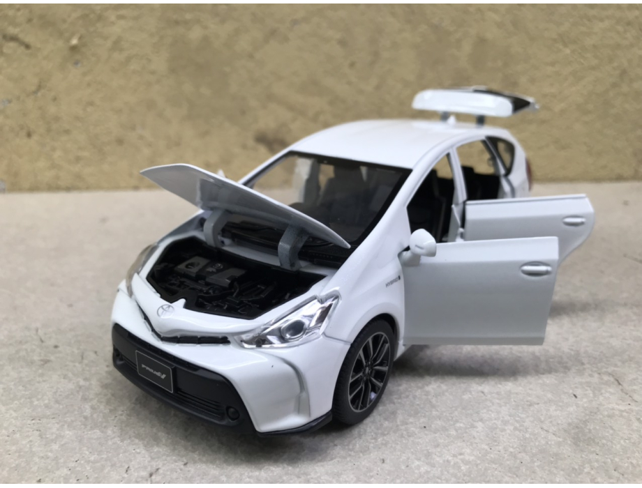 Mô hình xe TOYOTA Prius Alpha Hybrid tỷ lệ 1:32 Mô hình xe TOYOTA Prius Alpha Hybrid tỷ lệ 1:32