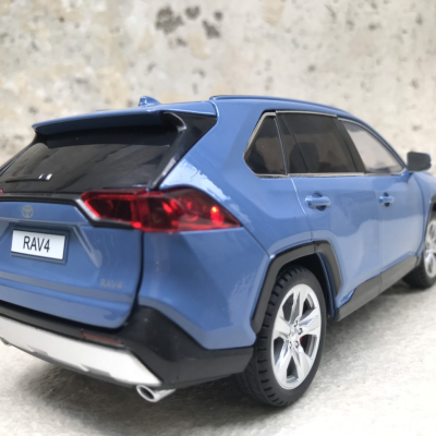 Mô hình xe TOYOTA RAV4 2024 tỷ lệ 1:24