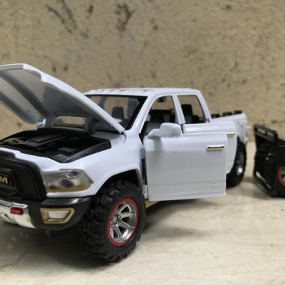 Mô hình xe bán tải Dodge RAM 1500 tỷ lệ 1:32