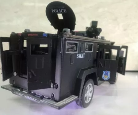 Mô hình xe Cảnh sát SWAT tỷ lệ 1:32