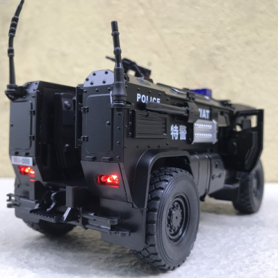 Mô hình xe Cảnh sát Swat Typhoon VDV tỷ lệ 1:32