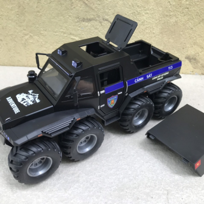 Mô hình xe CSCĐ 113 Bọc thép Shaman 8x8 tỷ lệ 1:24