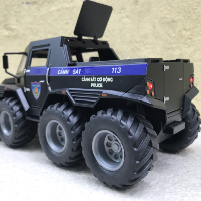 Mô hình xe CSCĐ 113 Bọc thép Shaman 8x8 tỷ lệ 1:24