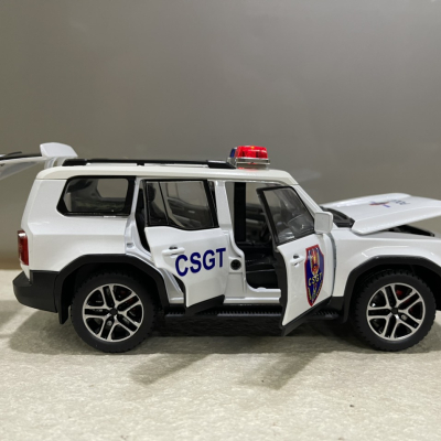 ​Mô hình xe land Cruiser PRADO LC250 CSGT tỷ lệ 1:24