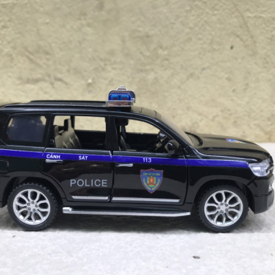 Mô hình xe Landcruiser Police CSCĐ Việt Nam tỷ lệ 1:32