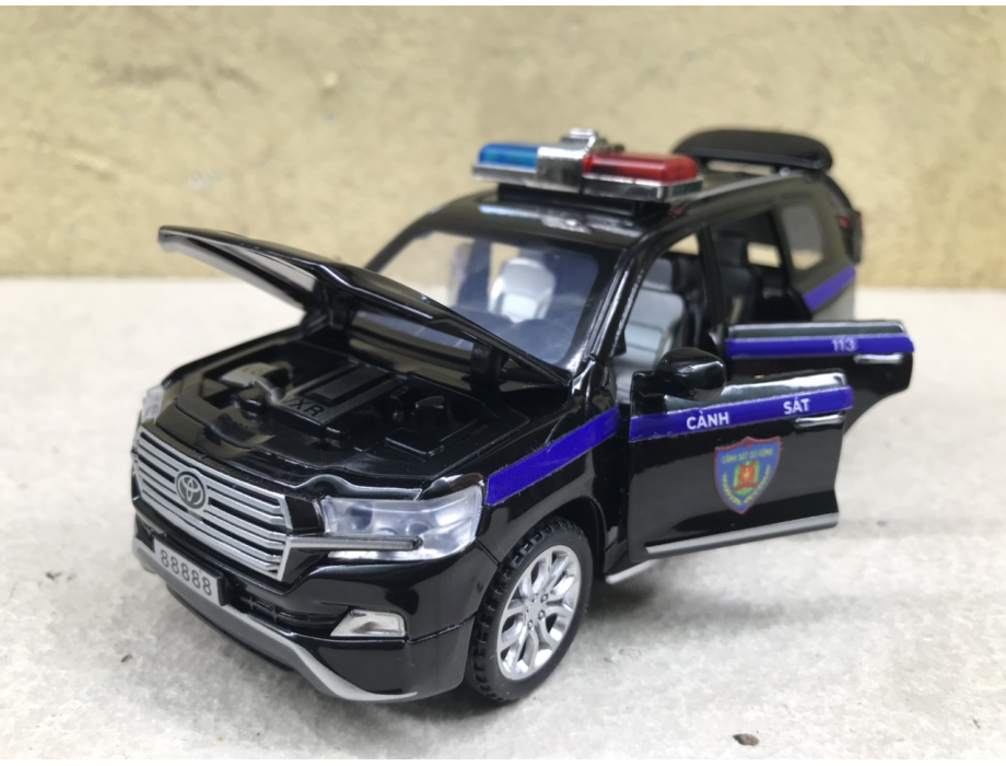 Mô hình xe Landcruiser Police CSCĐ Việt Nam tỷ lệ 1:32 Mô hình xe Landcruiser Police CSCĐ Việt Nam tỷ lệ 1:32