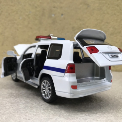 Mô hình xe Landcruiser Police CSGT VN tỷ lệ 1:32