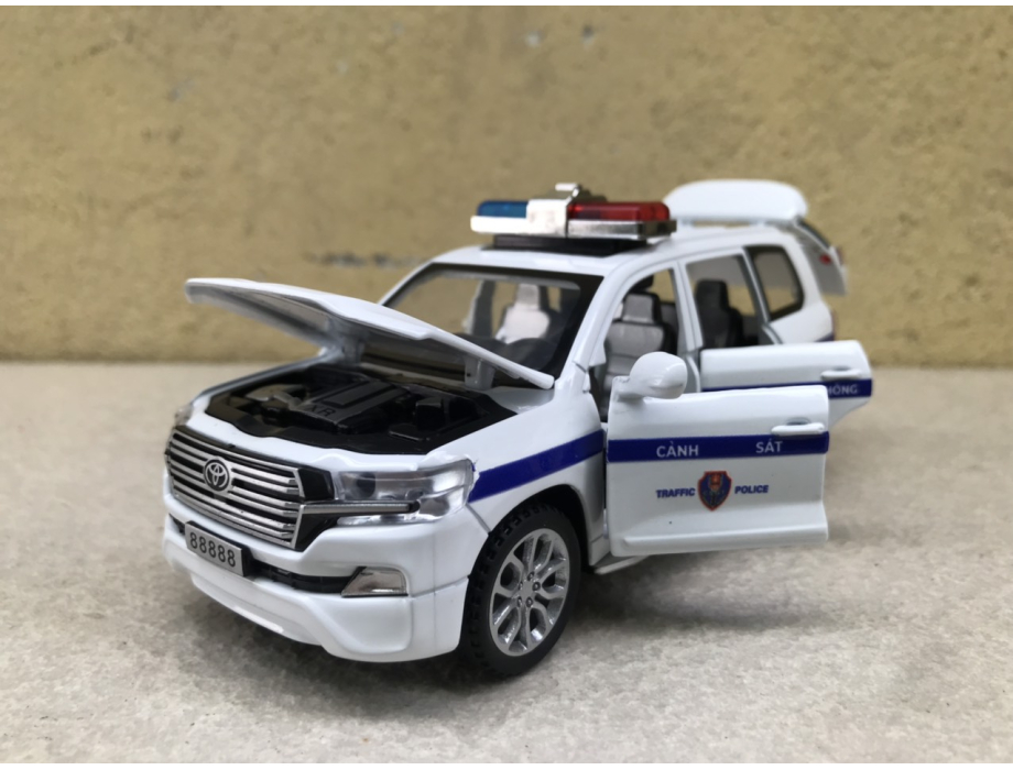 Mô hình xe Landcruiser Police CSGT VN tỷ lệ 1:32 Mô hình xe Landcruiser Police CSGT VN tỷ lệ 1:32