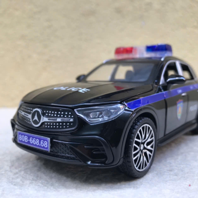 Mô hình xe Mercedes GLC Police CSCĐ 113 tỷ lệ 1:32