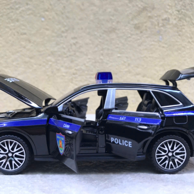 Mô hình xe Mercedes GLC Police CSCĐ 113 tỷ lệ 1:32