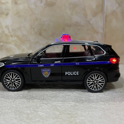 ​Mô hình xe Police CSCĐ 113 BMW X5 tỷ lệ 1:32