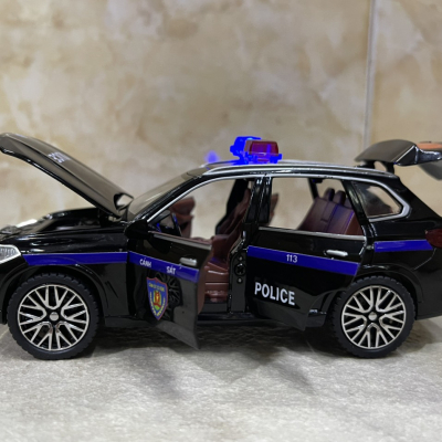 ​Mô hình xe Police CSCĐ 113 BMW X5 tỷ lệ 1:32