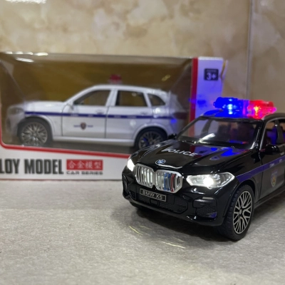 ​Mô hình xe Police CSCĐ 113 BMW X5 tỷ lệ 1:32